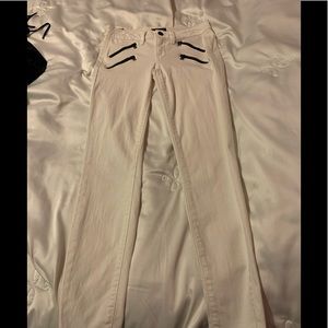 Bebe winter white skinny jeans